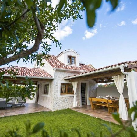 希贝尼克House For Rent Leila别墅 外观 照片