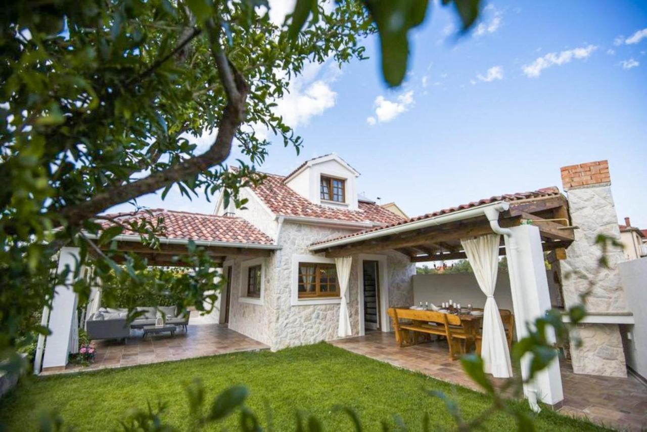 希贝尼克House For Rent Leila别墅 外观 照片