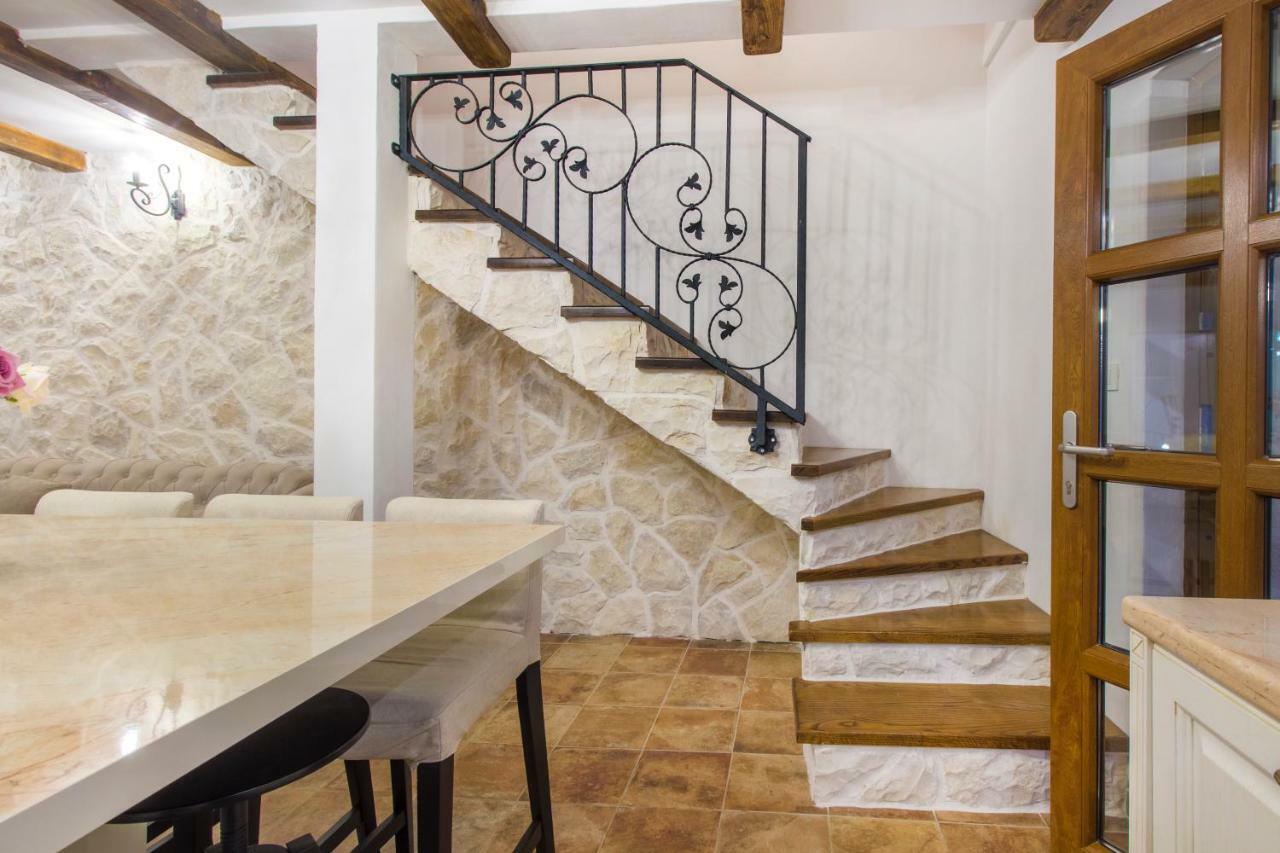 希贝尼克House For Rent Leila别墅 外观 照片