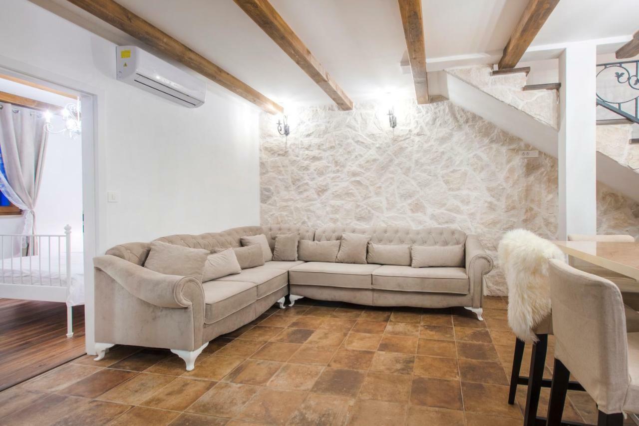 希贝尼克House For Rent Leila别墅 外观 照片